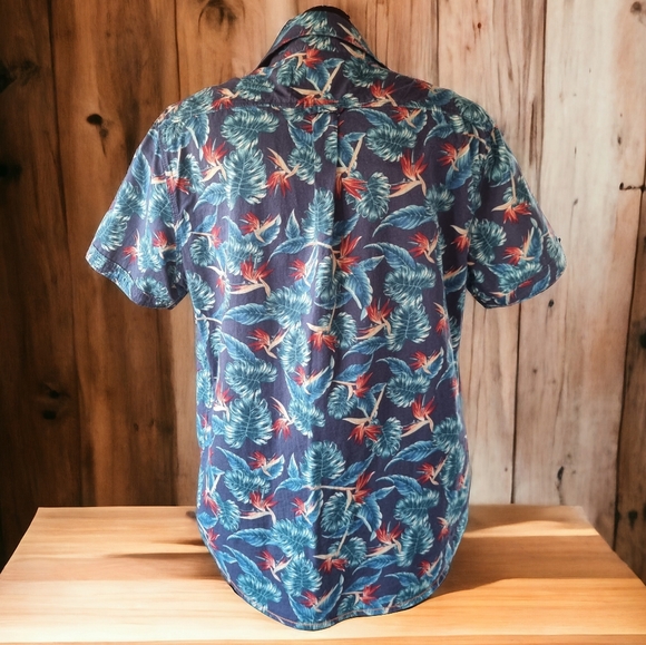 International Report Men's Tropical Collection Floral Button Down Shirt - Picture 3 of 9